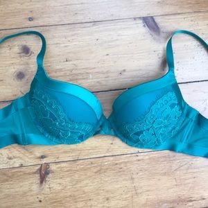 victoria secret pushup bra - 34D